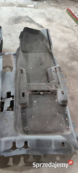 DYWAN WYKŁADZINA AUDI Q3 F3 83B863367 QA5 Przystajń