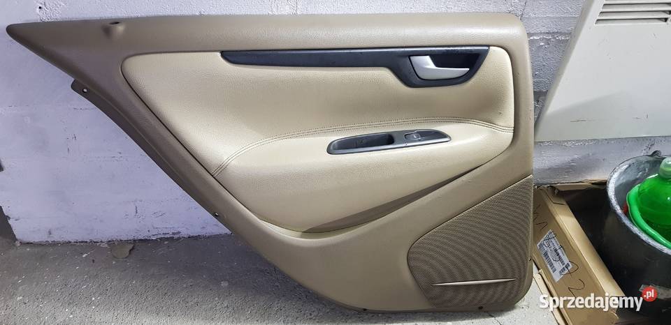 Boczek boczki drzwi tył Volvo s60