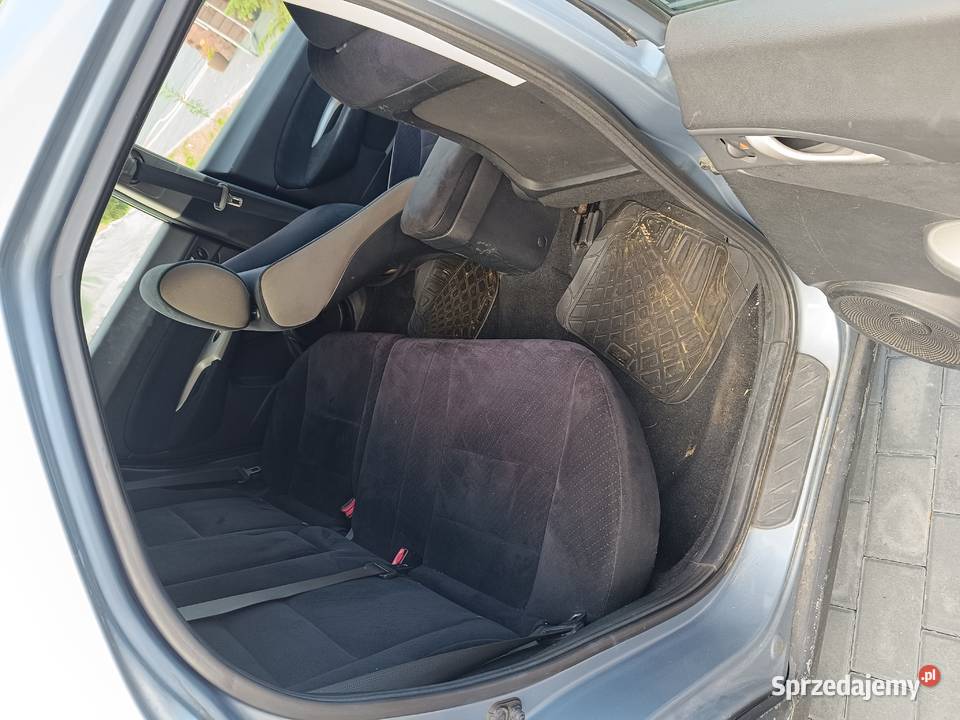 Sprzedam w całosci honda Civic ufo Benzyna 14 uszkodzony Civic Mokre