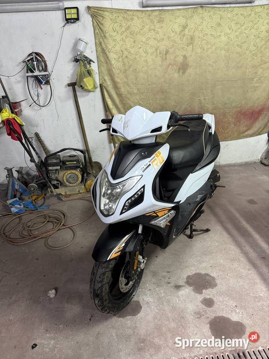 Skuter R8 2017r 1400 nowy gaźnik sprawny benzyna sprzedam