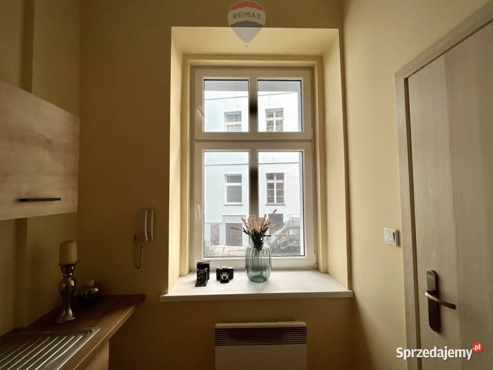 kawalerka z osobną kuchnią Mieszka I Gniezno kamienica