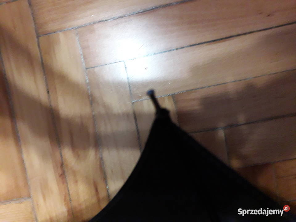 Parasol czarny z jasną drewnianą rączką Kraków