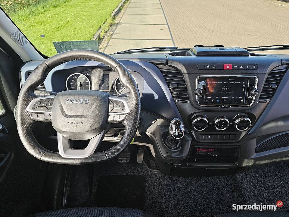 Iveco DAILY 40C18 30 ltr ac aut EURO6 skrzyniowy nieuszkodzony
