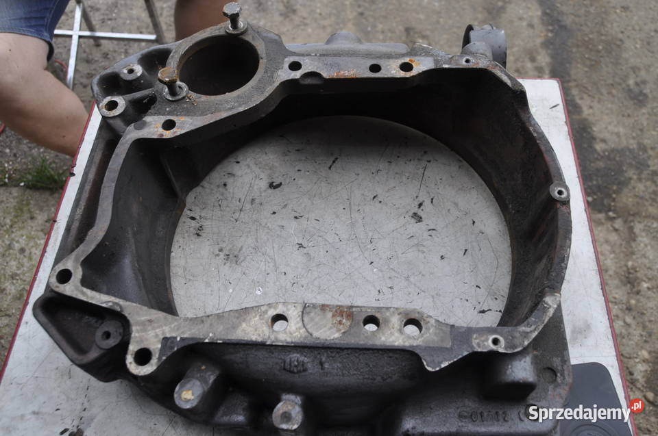 DEUTZ 1011 OBUDOWA KOŁA ZAMACHOWEGO SPRZEGŁA Pozostałe pomorskie Sierakowice