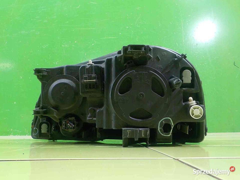 VOLVO XC90 I LIFT 08r XENON lampa prawa przod osobowe Suków