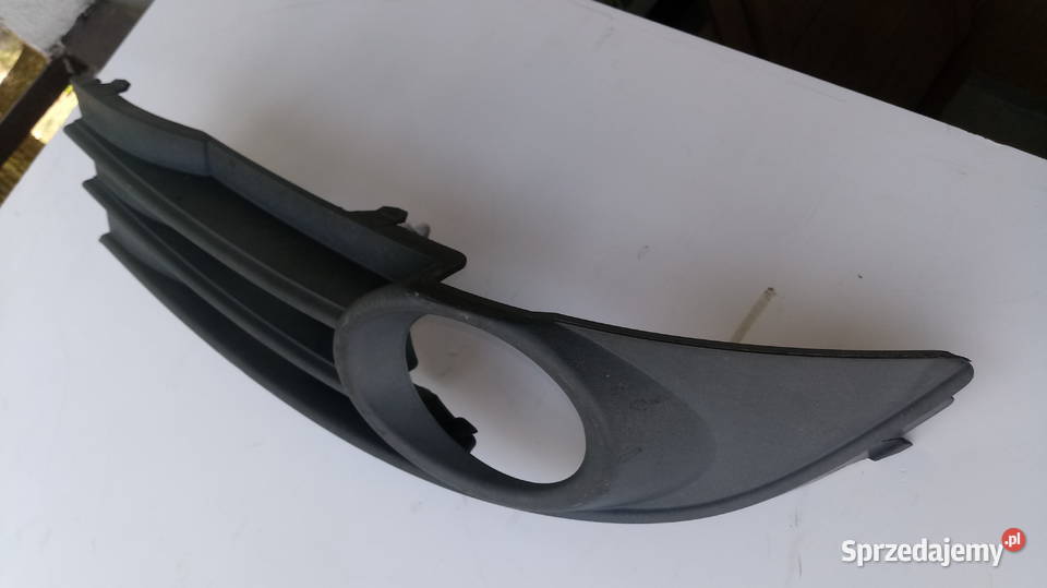 Kratka atrapa w zderzak LEWA Vw Touran pod Rok produkcji 2007 Części samochodowe mazowieckie
