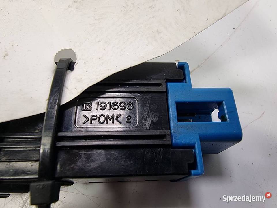 PRZYCISK TOYOTA AURIS II 191698 Lipno