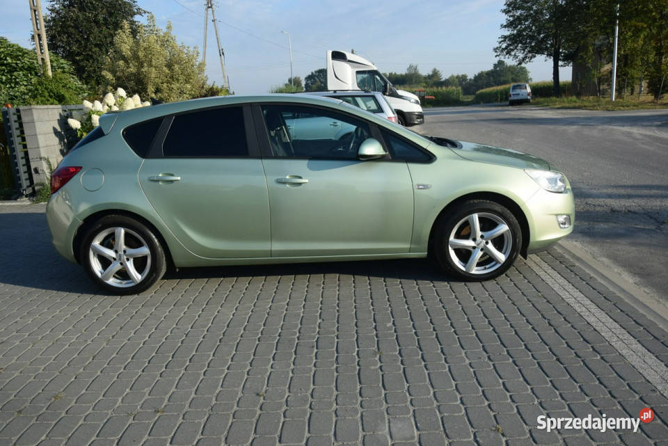 Opel Astra 14B Klima Navi DVD 2 Kpl Kół serwisowany w ASO Majdan Sieniawski