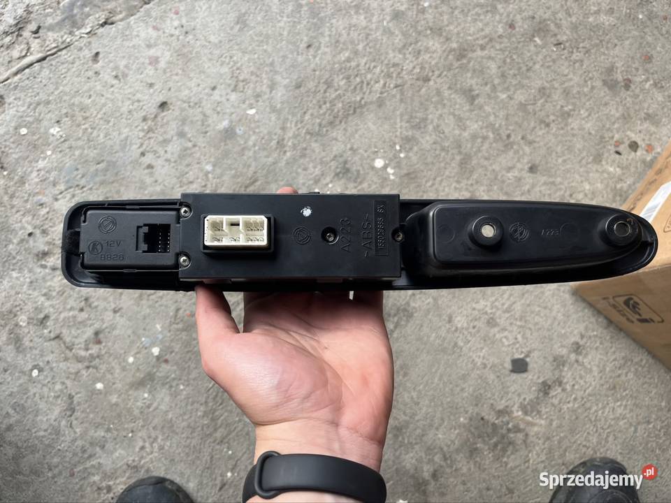 Panel przełącznik szyb i lusterek lewy przód Jarosław