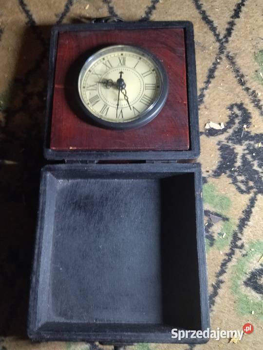 Stary zegar w pudełku Olsztyn
