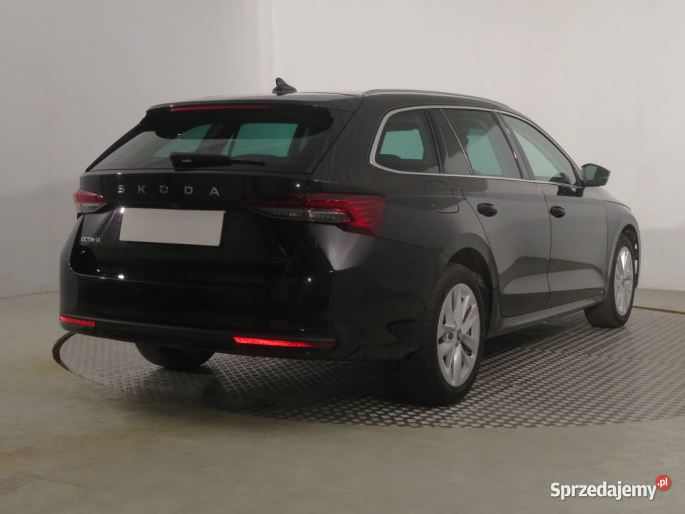 Skoda Octavia 15 eTSI mHEV Octavia Katowice