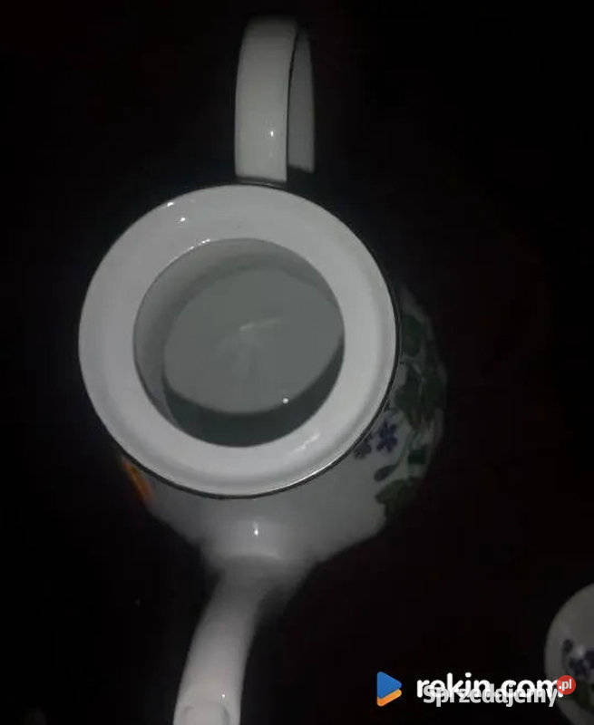 Biały dzbanek z przylaszczką Anemone Hepatica