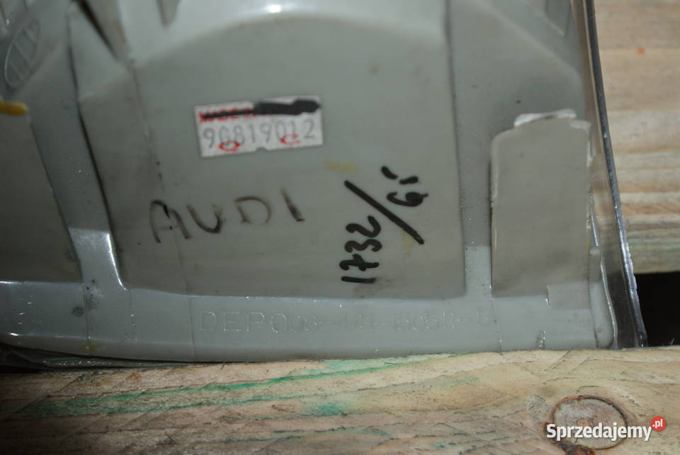 KIERUNKOWSKAZ AUDI 80 9196 PRAWY BIAŁY Pozostałe Białobrzegi sprzedam