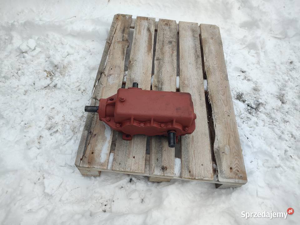 Przekładnia kątowa do rozrzutnika czarna Sędziszów