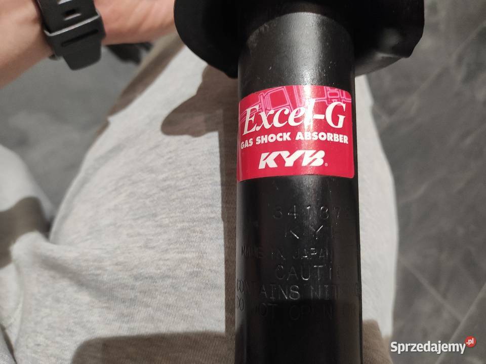 Nowe amortyzatory Toyota Hilux Rok produkcji 2023