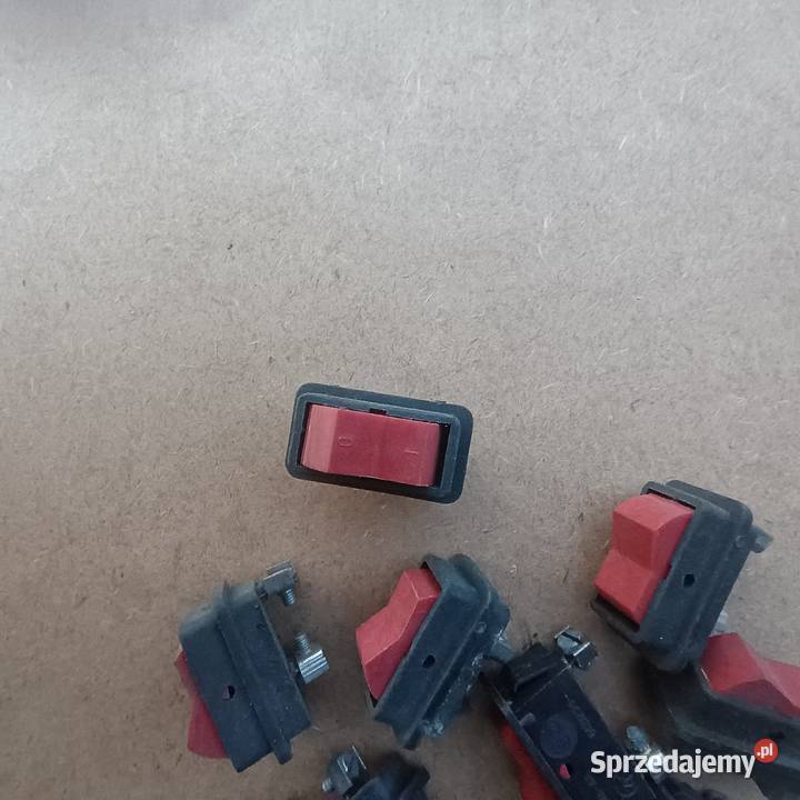 Osprzęt elektryczny różny przyciski łaczniki