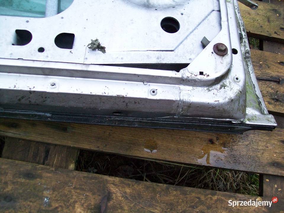 Audi 100 C3 Sedan Cygaro Drzwi tylne lewe lewy