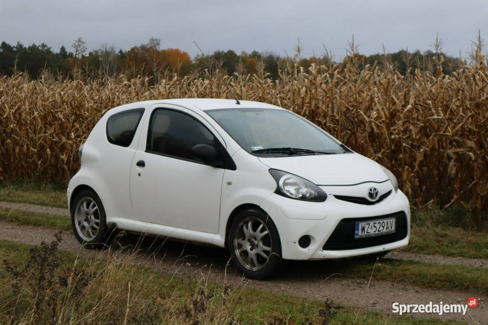 Toyota Aygo 2014r 10 GAZ Klimatyzacja Faktura 2/3 Warszawa sprzedam