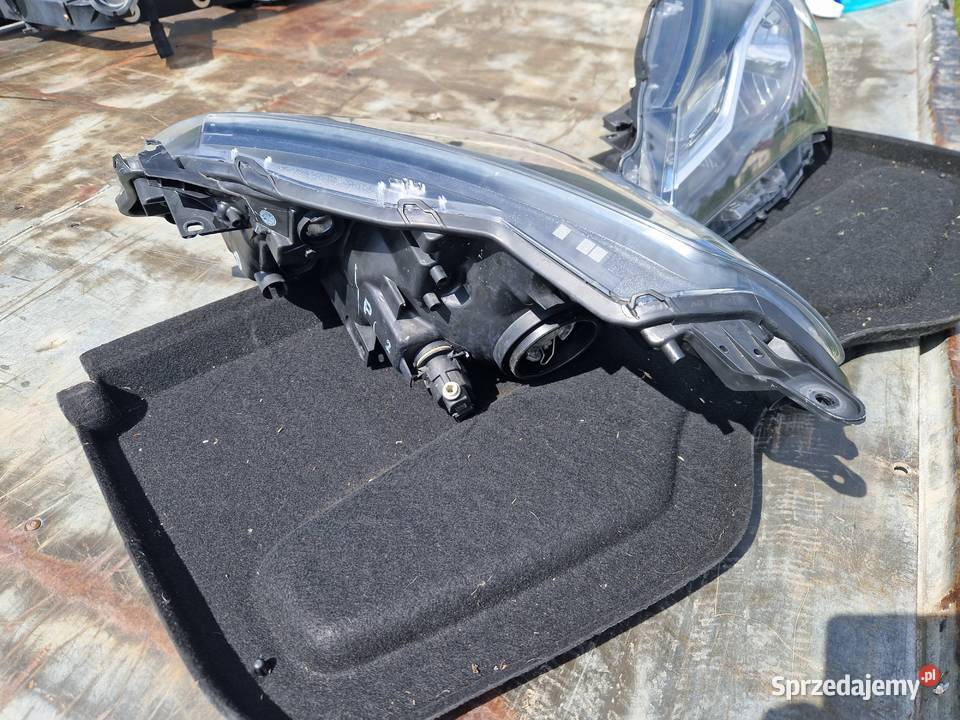 Toyota Yaris III Lift reflektor ORG EU Mielec