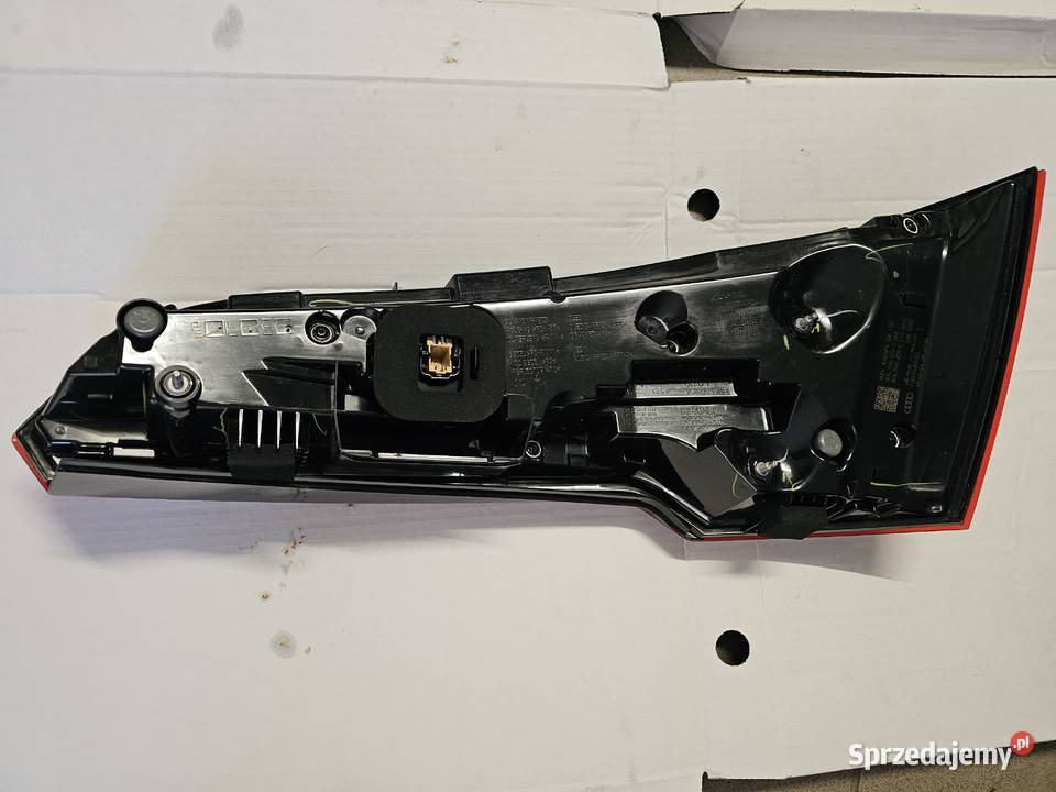 AUDI Q5 LIFT lampa lewa w klape 80A945075C Tarnowiec
