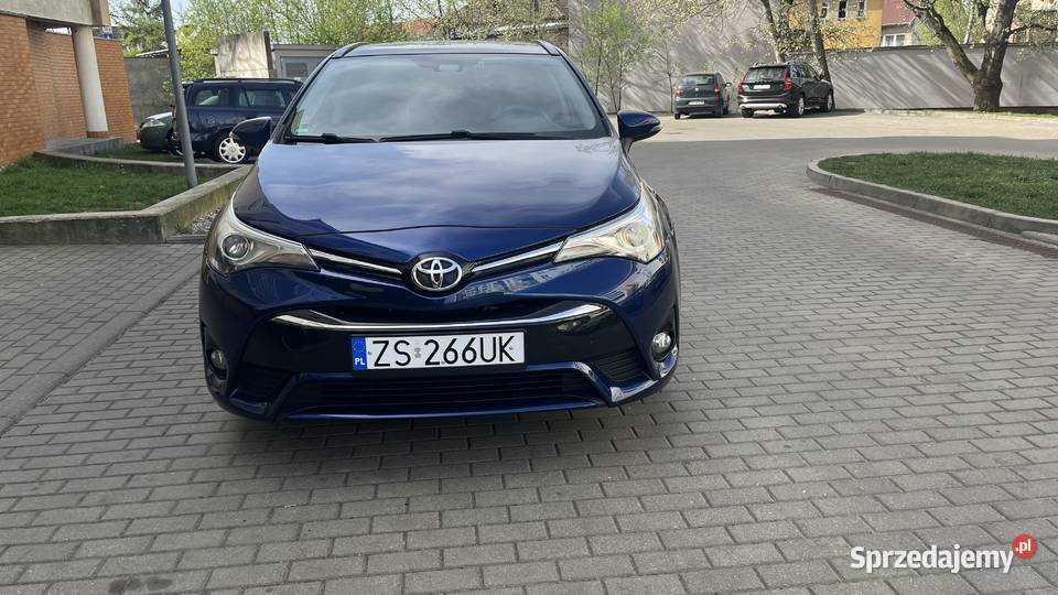 Toyota Avensis 18 Automat Combi Executive 1800cm3 Szczecin sprzedam