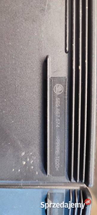 SKODA KAROQ OSŁONA MOCOWANIE BAGAŻNIKA 5E5867574 Osłony i zaślepki