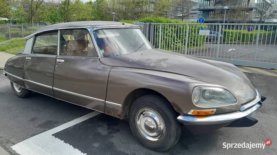 Fantomas sprzedaje Citroen DS 21 Pallas w pełni Karpacz