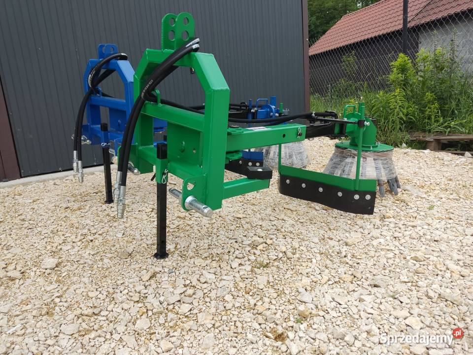 Odchwaszczacz hydrauliczny do kostki krawężników