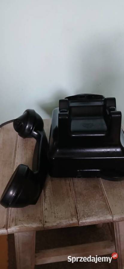 Stary telefon na tarcze z lat 50 tych PRL u Kraków