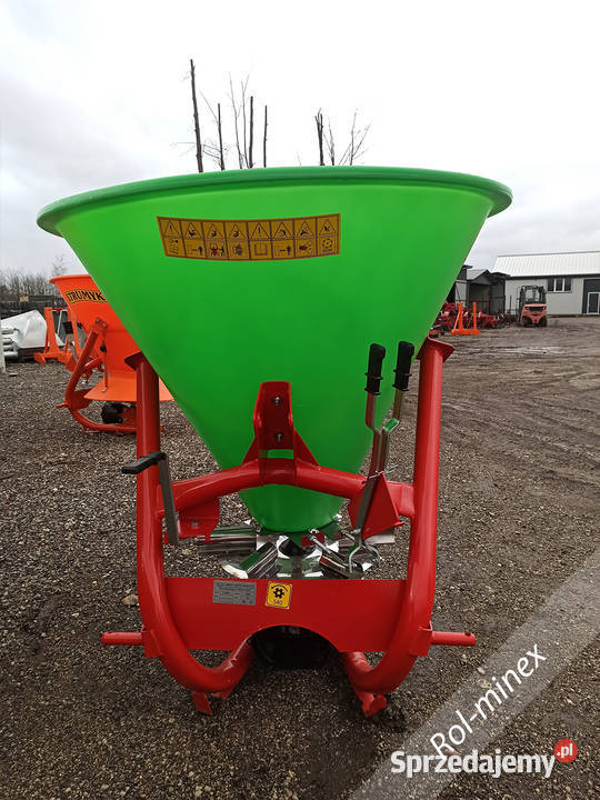 Rozsiewacz do nawozów nawozu Lejek 19 Transport Rozsiewacze nawozów Rolnictwo Września sprzedam
