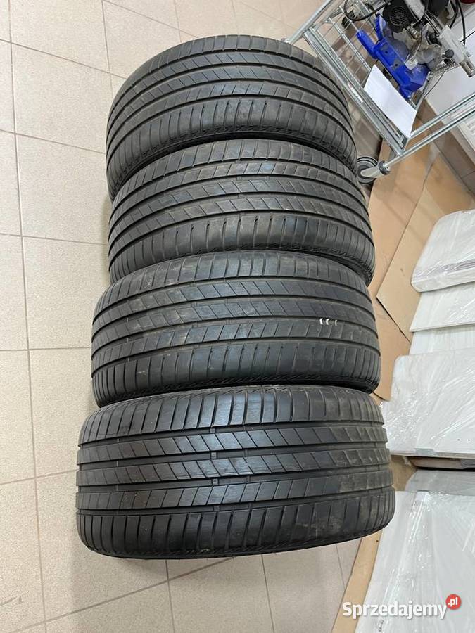 Opony Bridgstone 255 x 35 R19 Samochodowe
