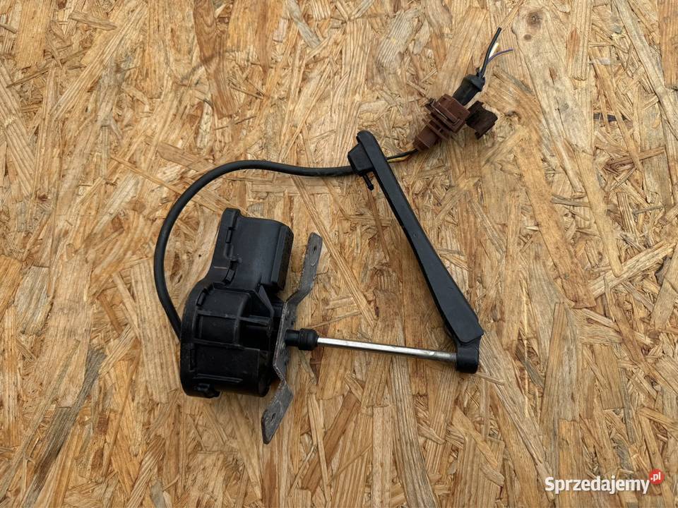 Silniczek wycieraczeki lampy przód prawy Volvo Rok produkcji 1997 Międzychód sprzedam