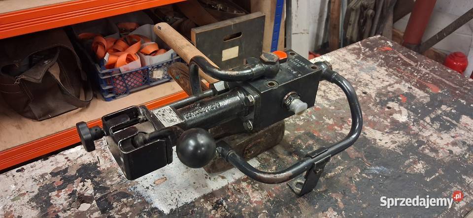 Rozdzielacz hydrauliczny podnośnika c330 łódzkie Radomsko