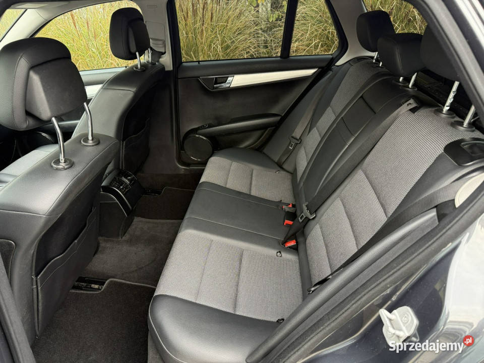 Mercedes C 180 DUZA NAVI zadbana 100 oryginalny gniazdo USB Poznań
