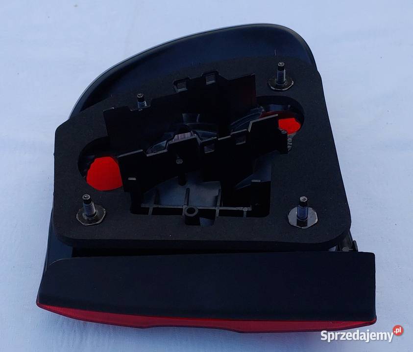 LAMPA TYŁ TYLNA LEWA VOLVO V40 3345728 Mielęcin