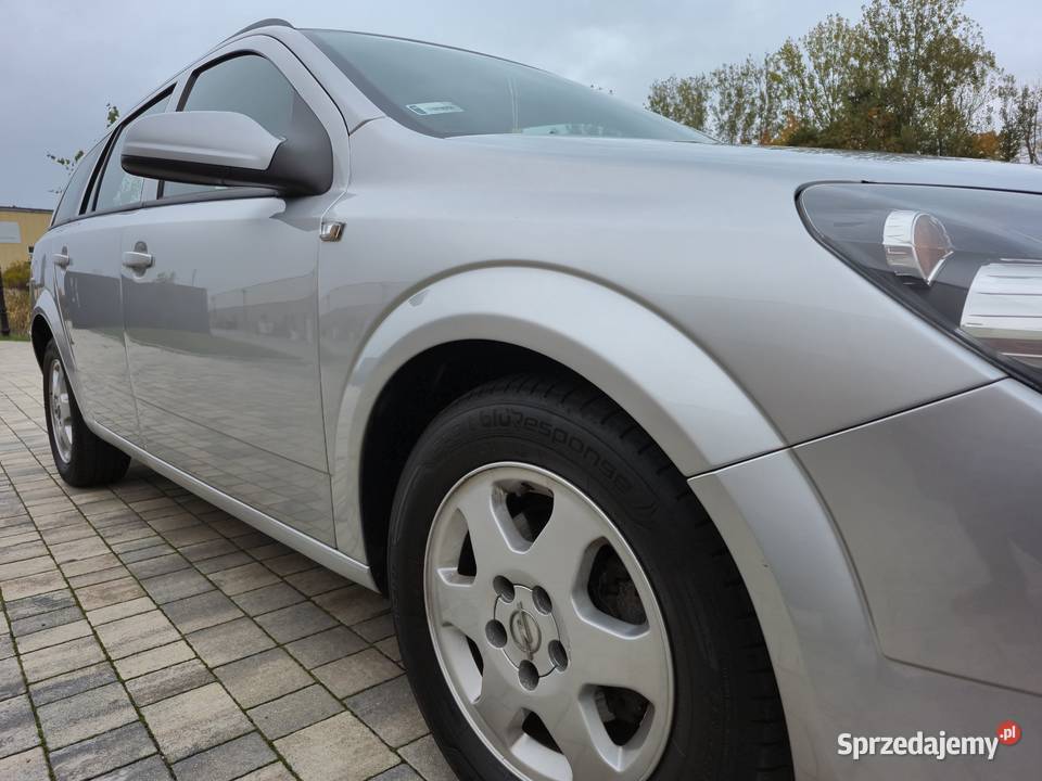 Opel Astra HBenzynaBez rdzySprawna