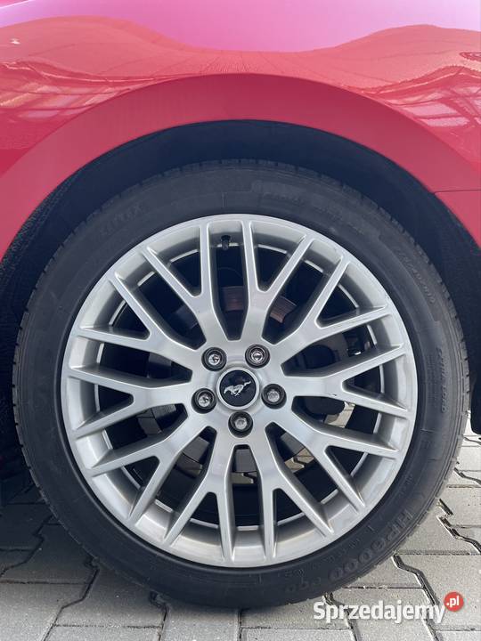 Ford Mustang 2016 37 automat race red flowmaster