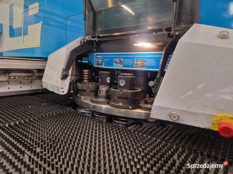 Wykrawarka rewolwerowa z laserem FINN POWER LPe6 Osieck
