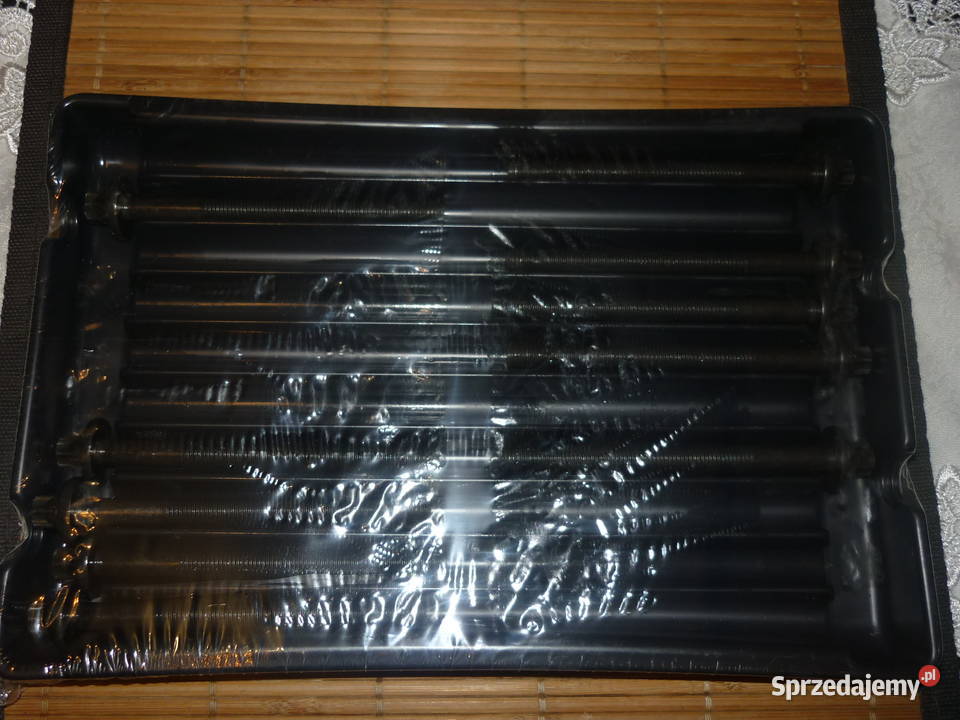 Komplet śrub głowicy Renault 12 L 10 7700107044