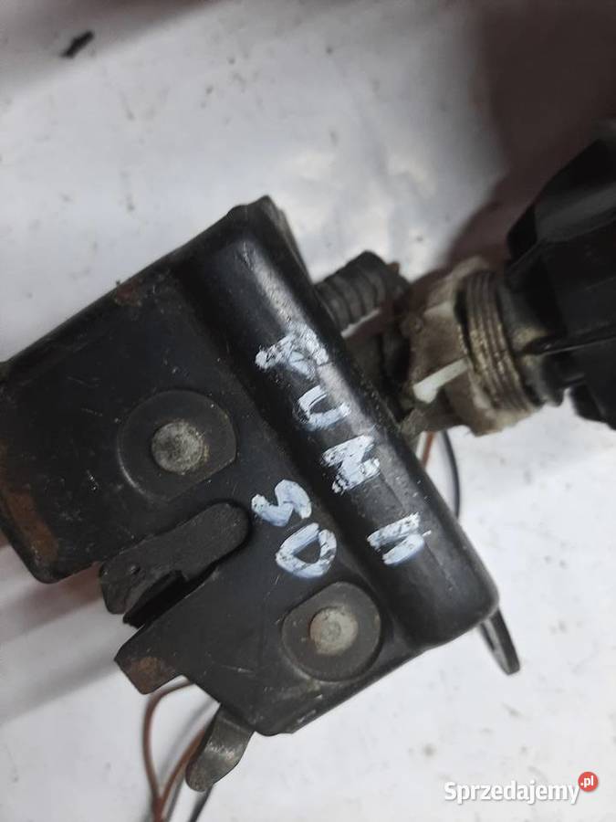 Fiat Punto II zamek klapy tylnej tył Ksawerów sprzedam