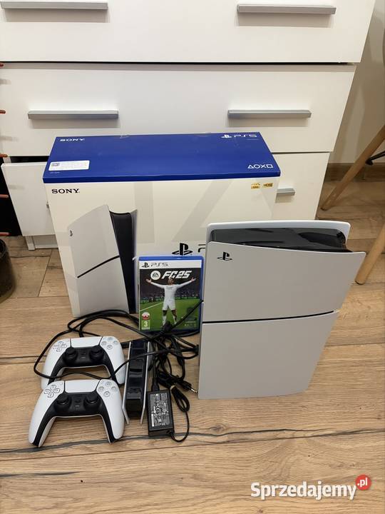 Konsola PlayStation 5 1TB 2 pady ładowarka w Elektronika Bolszewo