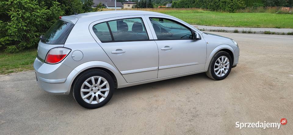 Opel Astra 14 Klima ładna zdrowa Rok produkcji 2004 Łańcut