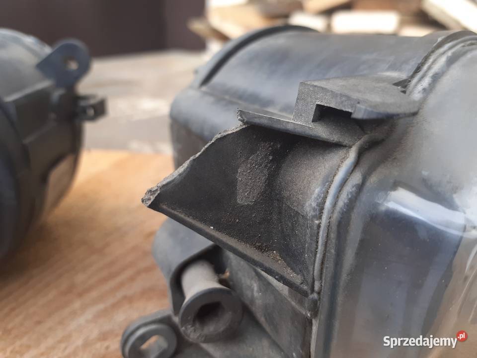 Halogeny Audi A4 B5 24 V6 Quattro ORYGINAŁ osobowe Oświetlenie Stara Wieś sprzedam