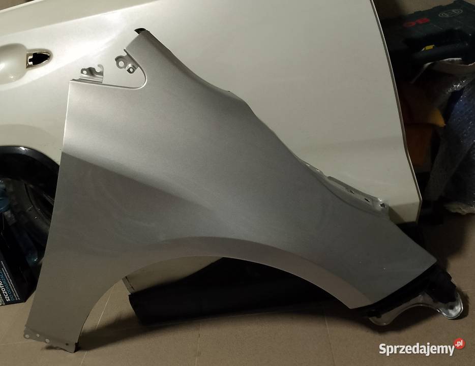 Błotnik prawy przód przedni toyota corolla e21 osobowe Rzeszów