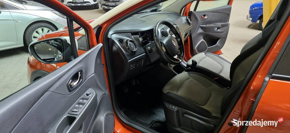 Renault Captur OPIS W podanej roczna gwarancja I pomarańczowy