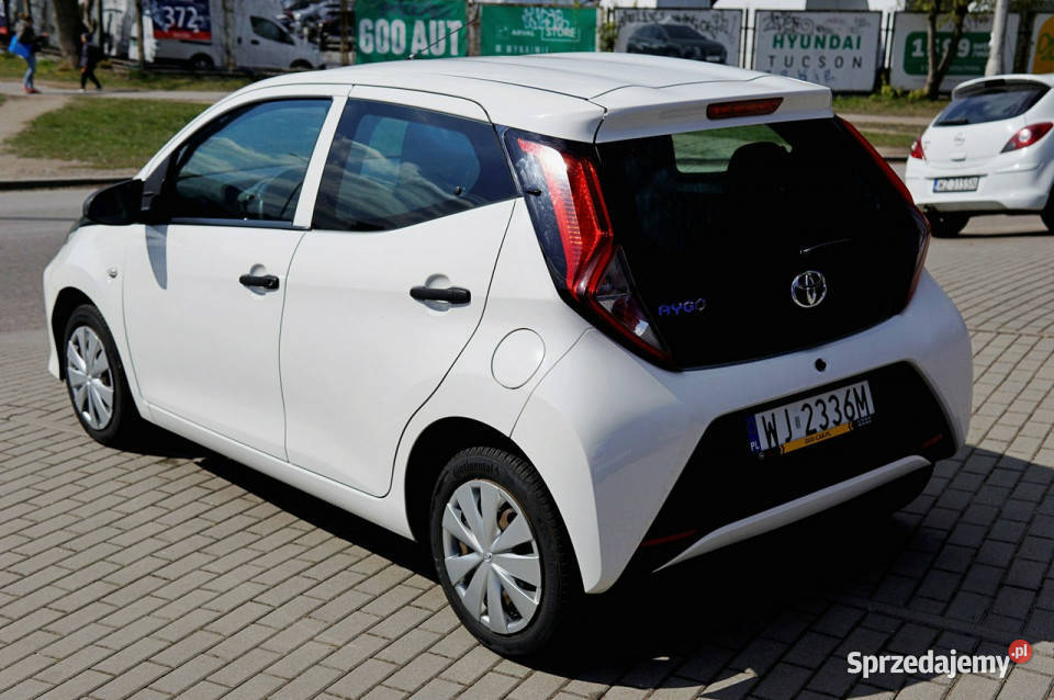 Toyota Aygo 10 72 5d hatchback facelift II 2014 biały Warszawa sprzedam