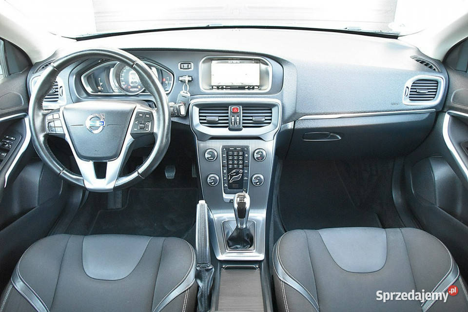 Volvo V40 20D2 120 Półskóra Ogrzpos Led Navi VAT marża