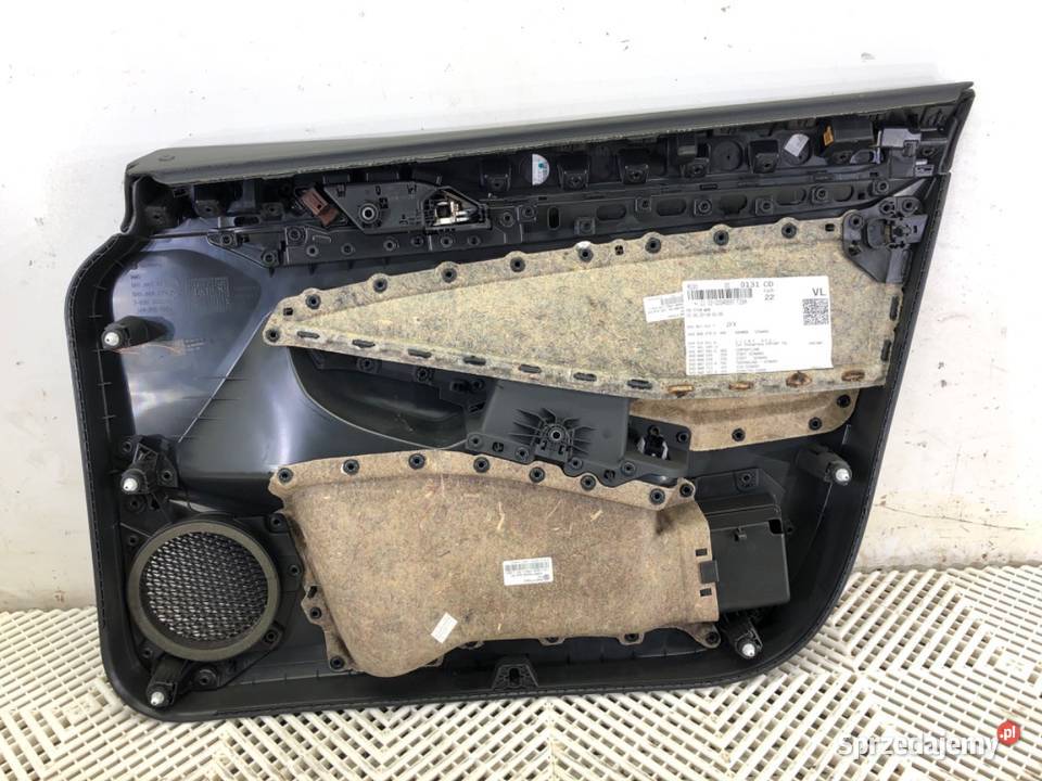 BOCZEK DRZWI LEWY PRZÓD VW GOLF VIII Kombi osobowe podkarpackie