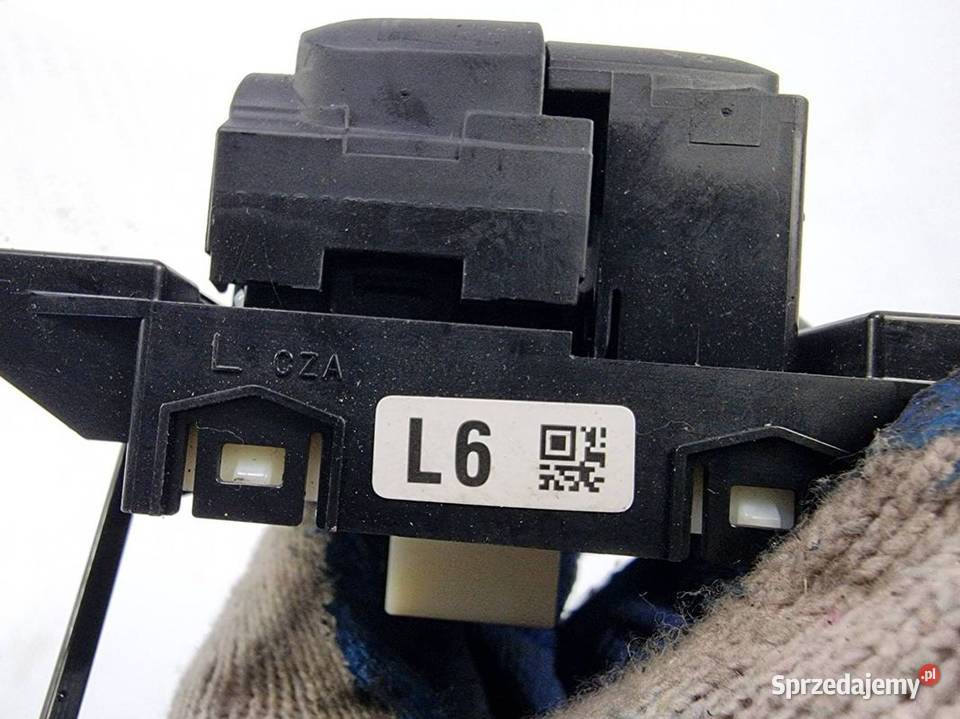 PRZYCISK TOYOTA COROLLA E21 osobowe Lipno