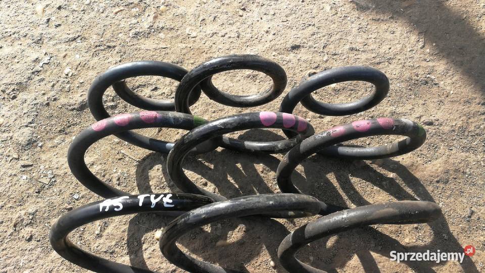 SPRĘŻYNA TYŁ TYLNA LEWA PRAWA AUDI A5 8T A4 B8 Zawieszenie i amortyzacja Przystajń